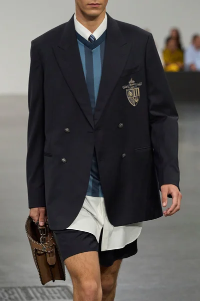Look 50